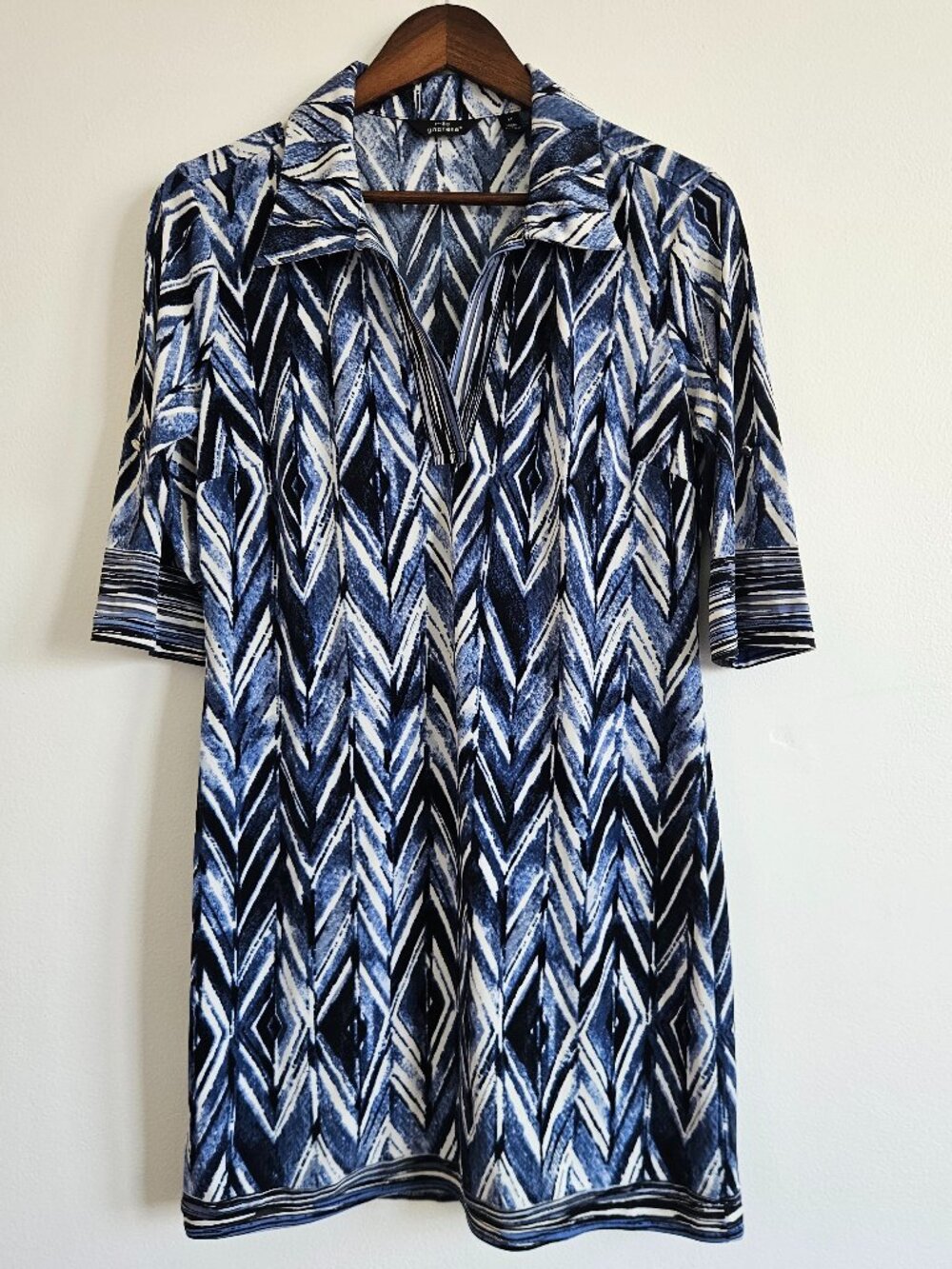 Mille Gabrielle M Medium Dress Blue Abstract Stripes Collared V Neck 3/4 Sleeve